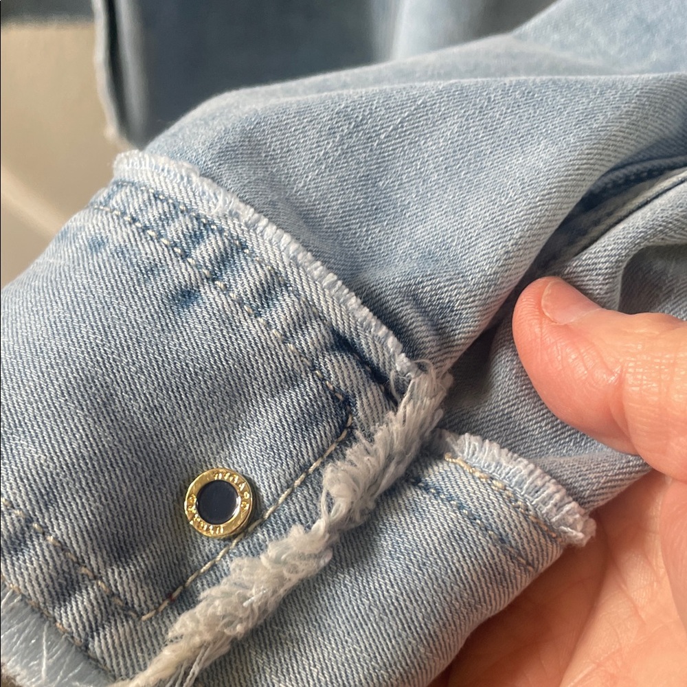 Peter Nygard Light Blue Denim Shirt - Picture 5 of 12